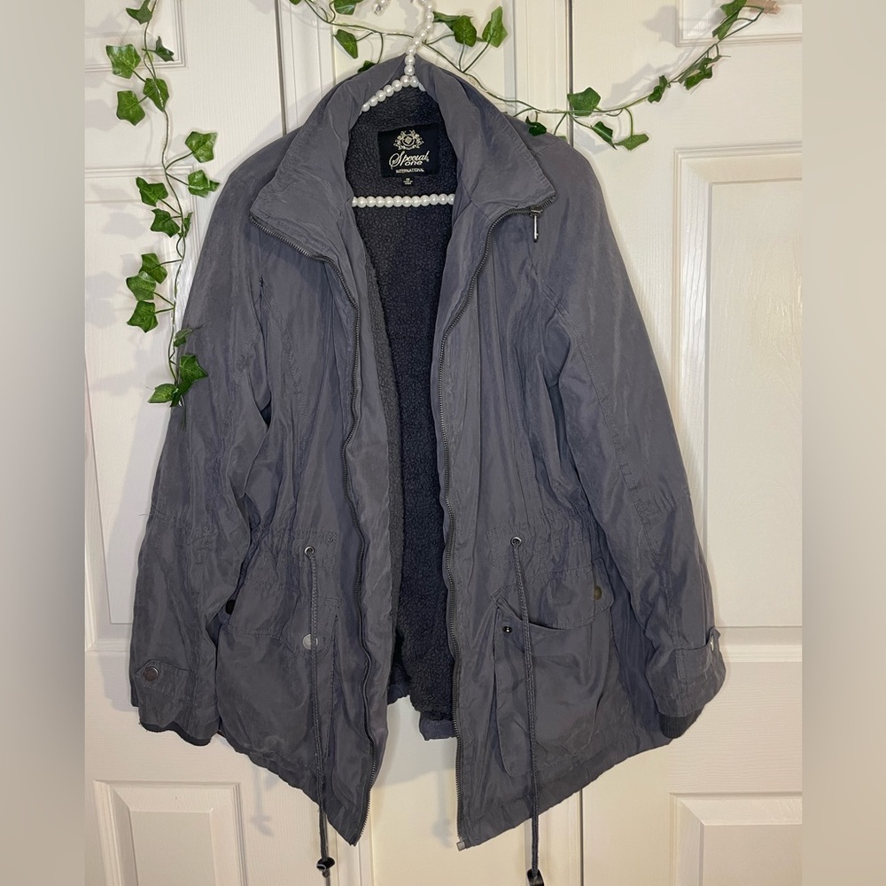 Jacket with drawstring - Picture 1 of 4